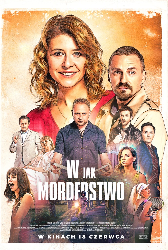 Urodziła się w Zielonej Górze w 1988 roku. W 2014 roku ukończyła studia aktorskie w Państwowej Wyższej Szkole Teatralnej w Krakowie.  Sandra Staniszewska, zadebiutowała mając 10 lat w sztuce Pilot Morski w Tarapatach w Lubuskim Teatrze.  W trakcie studiów wystąpiła w serialu telewizyjnym Julia, a także 'M jak Miłość' gdzie wcieliła się w postać Izy Sajdak, bezkompromisowej szefowej w korporacji.  Następnie Staniszewska otrzymała nagrodę aktorską na 31. Festiwalu Szkół Teatralnych w Łodzi, za rolę Sany,  neurotycznej narkomanki w spektaklu Pływalnia w reżyserii Krystiana Lupy.  Po szkole od razu zaczęła rozwijać się na warszawskich scenach teatralnych w ostatnim sezonie można ją było zobaczyć w Teatrze Komedia w  Klatce Wariatek oraz w Klejnotach, Calliyi, a także w Teatrze IMKA w spektaklu Momotaro. Przed kamerą Staniszewska zadebiutowała w 2009 roku, w filmie NOWA, Dekalog 89+.   Kinowej publiczności Sandra znana jest z filmu Kamienie na szaniec w reżyserii Roberta Glińskiego w którym wcieliła się w główną postać Hali Glińskiej (2014).  Aktorka wystąpiła również w serialach Ojciec Mateusz i Komisarz Alex.  